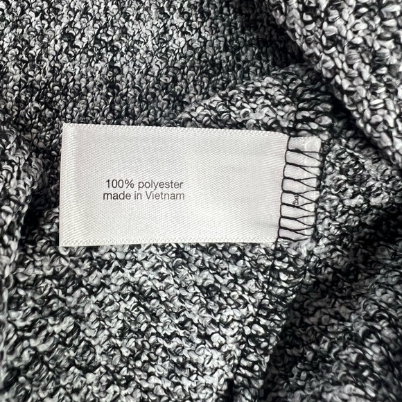 NWT Lane Bryant Sweatshirt cowl neck boucle black white 18/20 Size - Picture 6 of 8